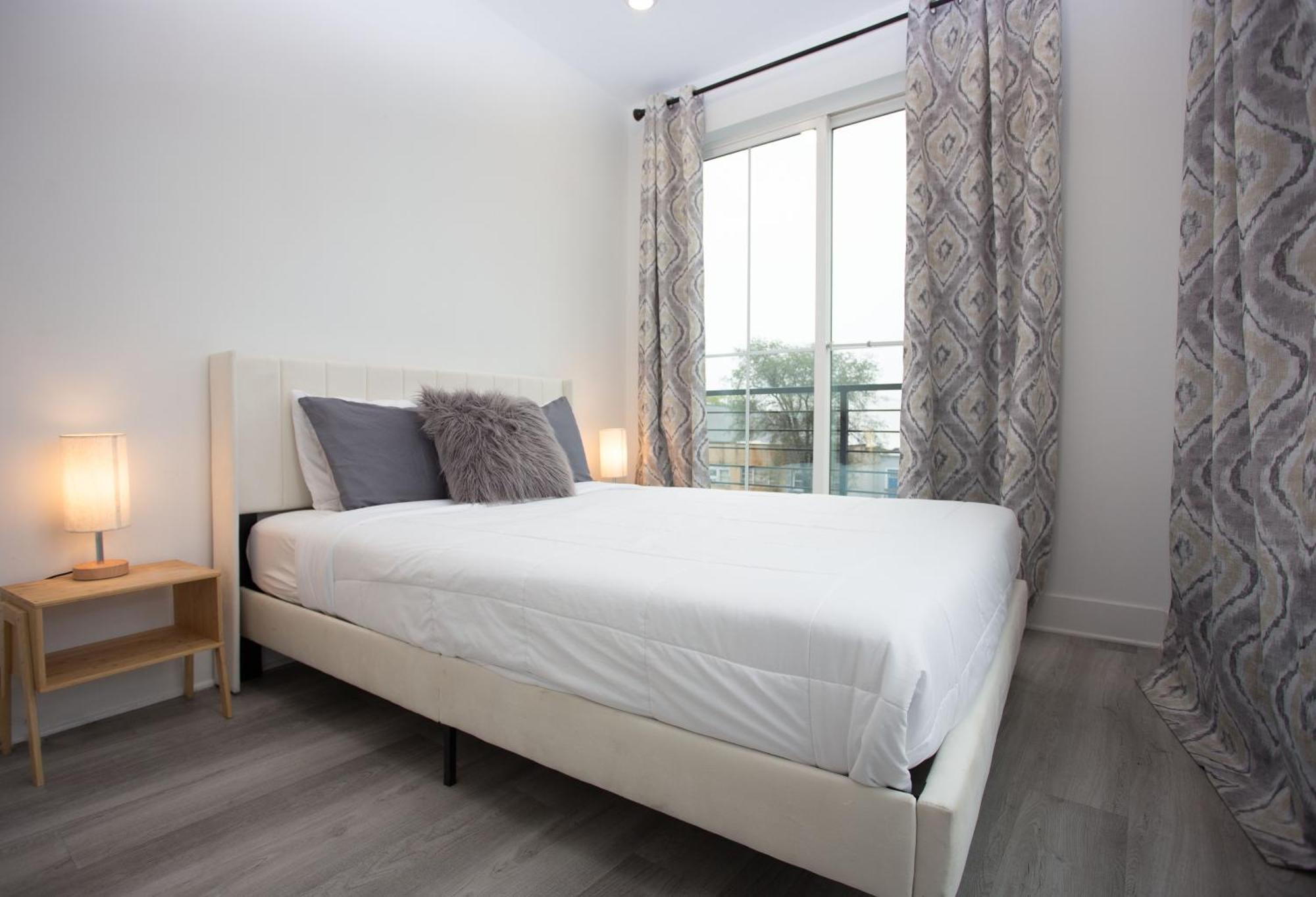 It'S A Corner Unit With Cool City Skyline Views! Washington Exterior photo